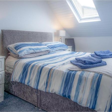 St Julians View - 1 Bedroom Apartment - Тенби Екстериор снимка