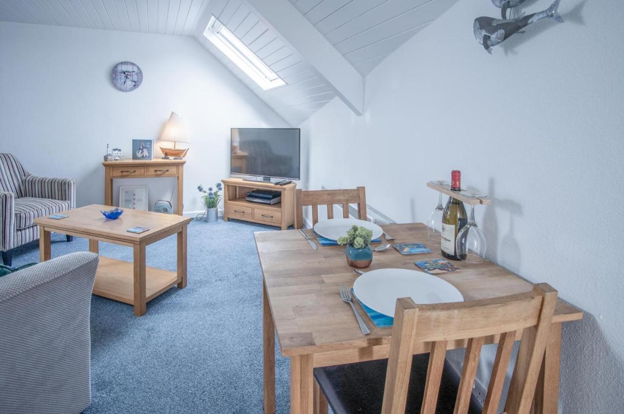 St Julians View - 1 Bedroom Apartment - Тенби Екстериор снимка