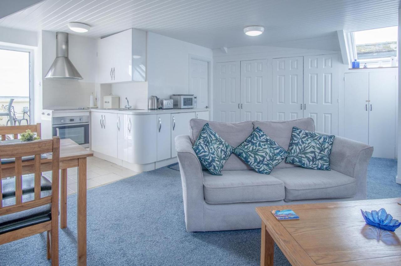 St Julians View - 1 Bedroom Apartment - Тенби Екстериор снимка