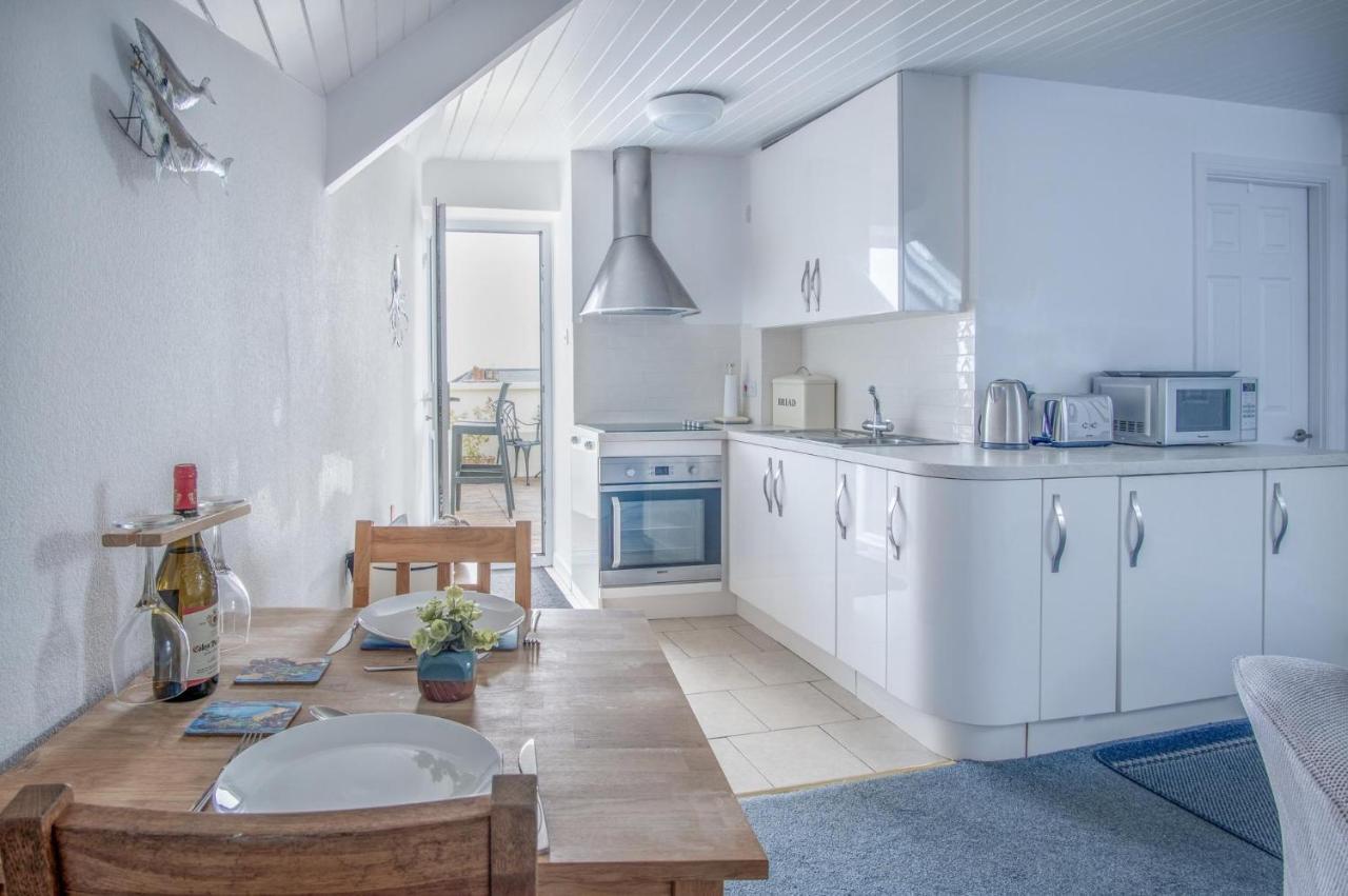St Julians View - 1 Bedroom Apartment - Тенби Екстериор снимка