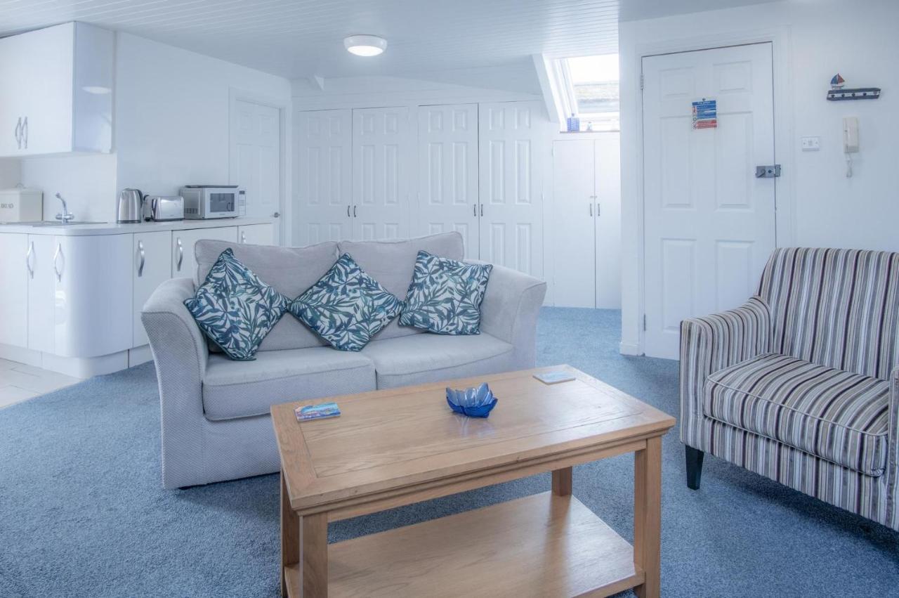 St Julians View - 1 Bedroom Apartment - Тенби Екстериор снимка